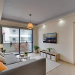 Dios Ponte 102 Beachfront Lägenhet Larnaca