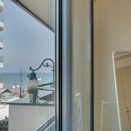 Dios Ponte 102 Beachfront Apartmán *