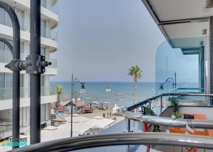 Dios Ponte 102 Beachfront Lárnaca