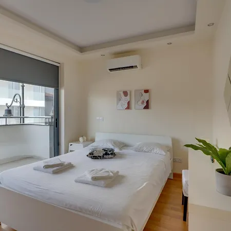 Dios Ponte 102 Beachfront * לרנקה