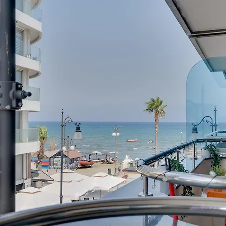 Dios Ponte 102 Beachfront לרנקה